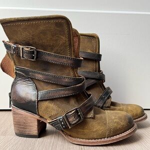 Freebird by Steven Canyon EUC